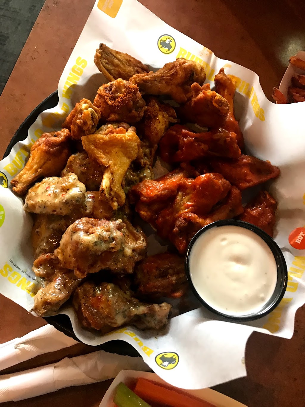 Buffalo Wild Wings | 3580 Major MacKenzie Dr W, Vaughan, ON L6A 1S1, Canada | Phone: (905) 553-7177