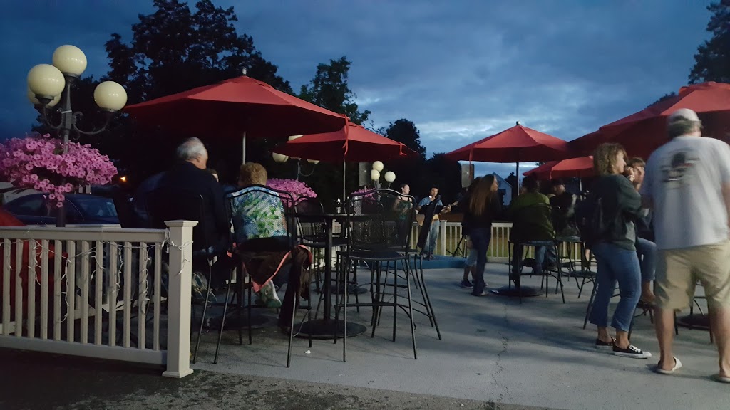 River Lane Bowling | 12 Hamilton St, Waddington, NY 13694, USA | Phone: (315) 388-4462