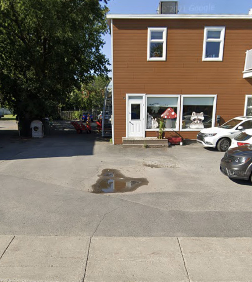 garderie les meilleurs amis | 2274 Av. Bourgogne, Chambly, QC J3L 2A2, Canada | Phone: (438) 498-7822