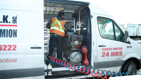 H K Truck & Trailer Inc | 11255 Chemin de la Côte-de-Liesse, Dorval, QC H9P 1B1, Canada | Phone: (514) 633-0909