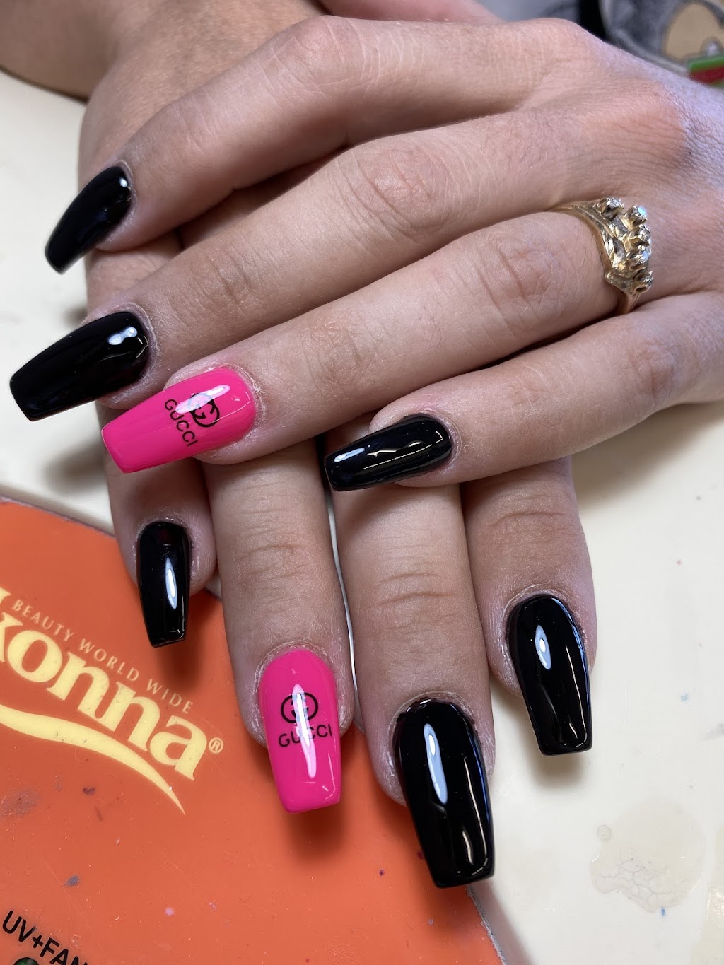 Ongles Hi-Tech | 6755 Bd Monk, Montréal, QC H4E 3J2, Canada | Phone: (514) 768-8668