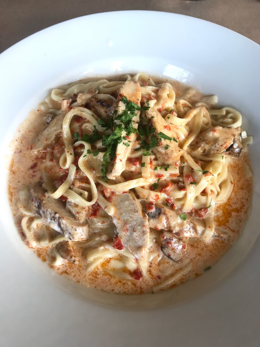 Queens Pasta Cafe | 2263 Bloor St W, Toronto, ON M6S 1N8, Canada | Phone: (416) 766-0993