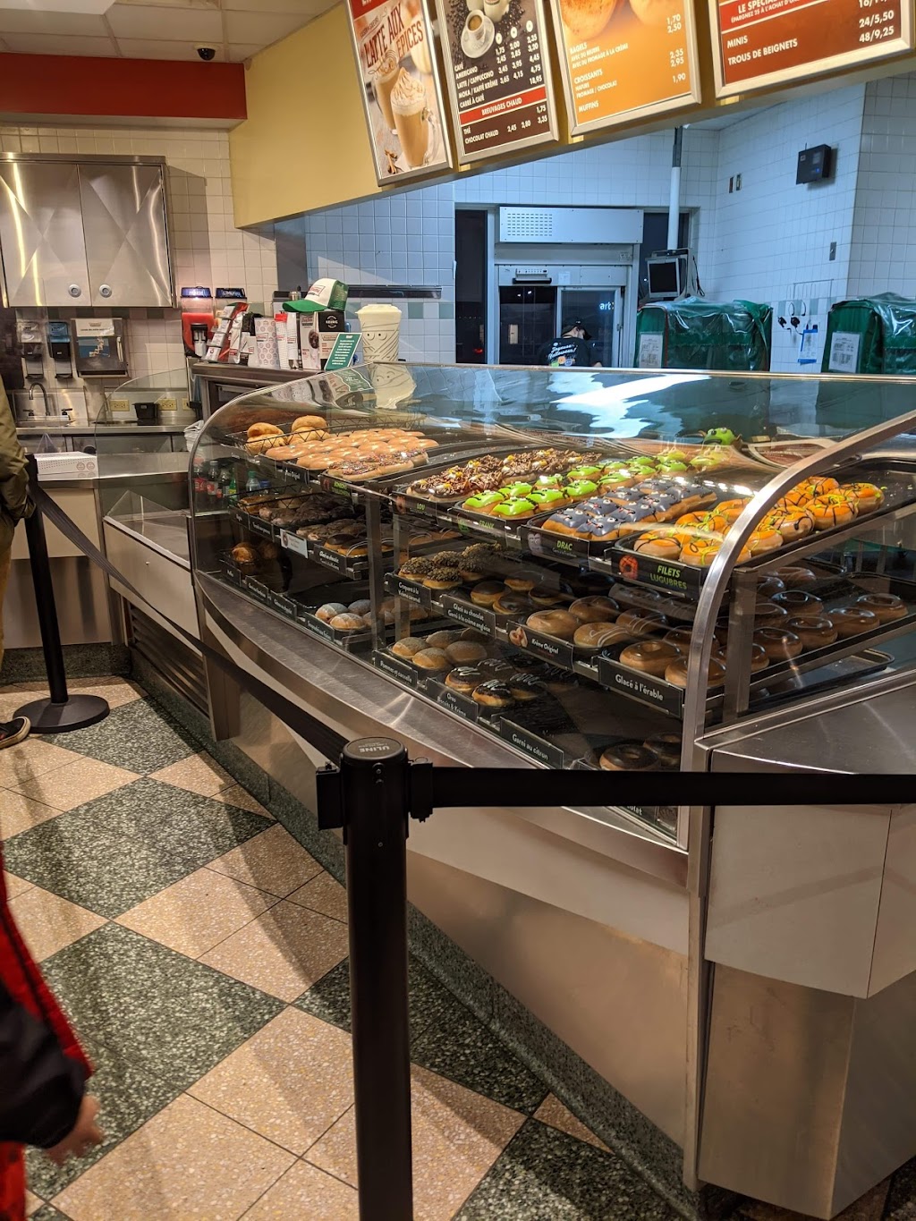 Krispy Kreme Doughnuts | 1560 Bd Lebourgneuf, Québec, QC G2K 2M4, Canada | Phone: (418) 622-1966