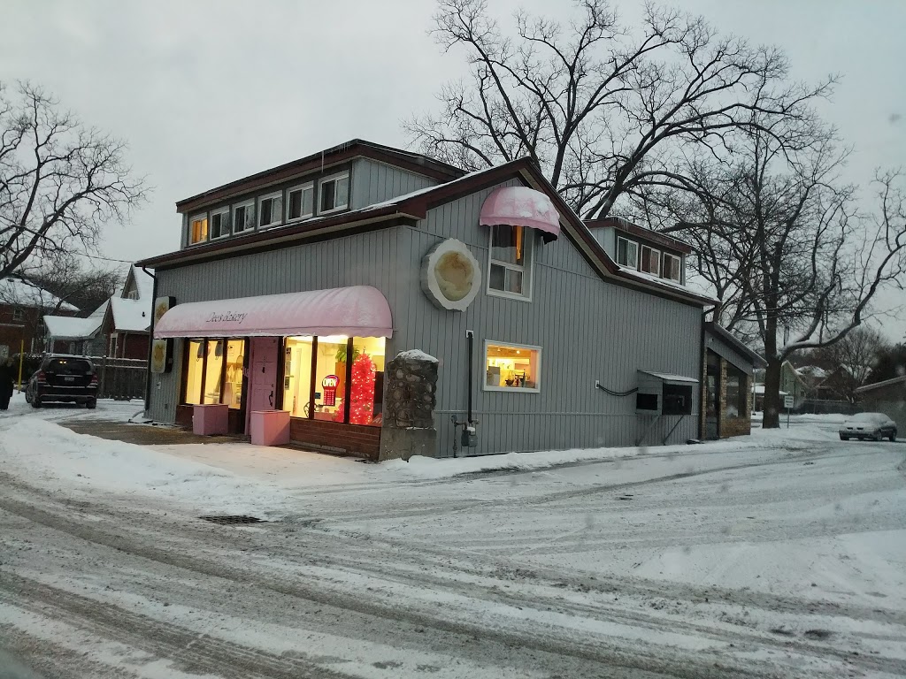 Dees Bakery | 118 St Andrews St, Cambridge, ON N1S 1M8, Canada | Phone: (519) 740-0305