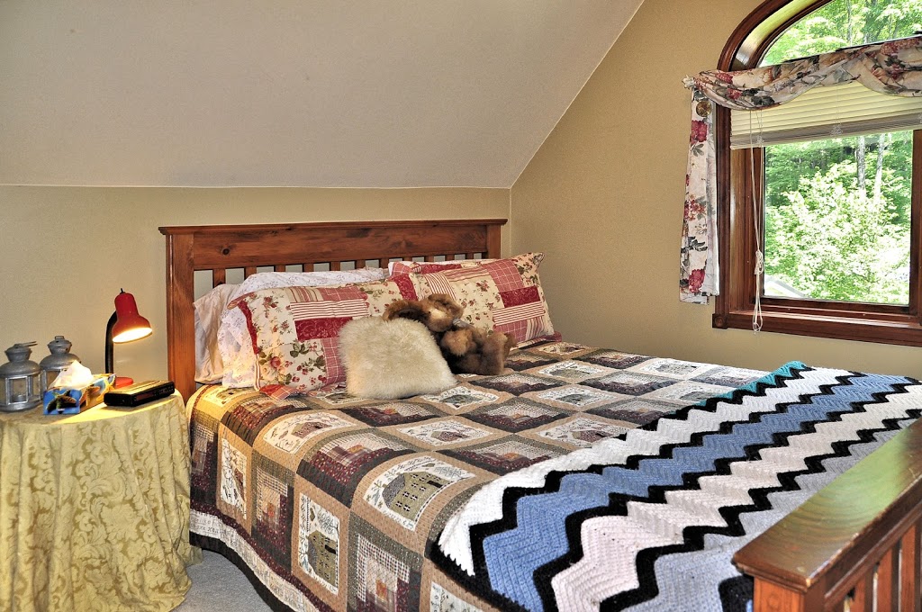 Baby Bear Bed and Breakfast | 1290 Avonlea Lane, Minden, ON K0M 2K0, Canada | Phone: (705) 286-1404