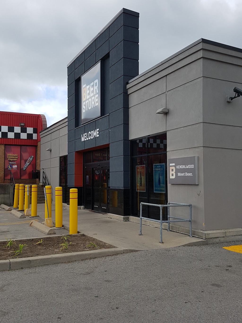 Beer Store 2112 | 1801 Dundas St E, Whitby, ON L1N 7C5, Canada | Phone: (905) 576-5083