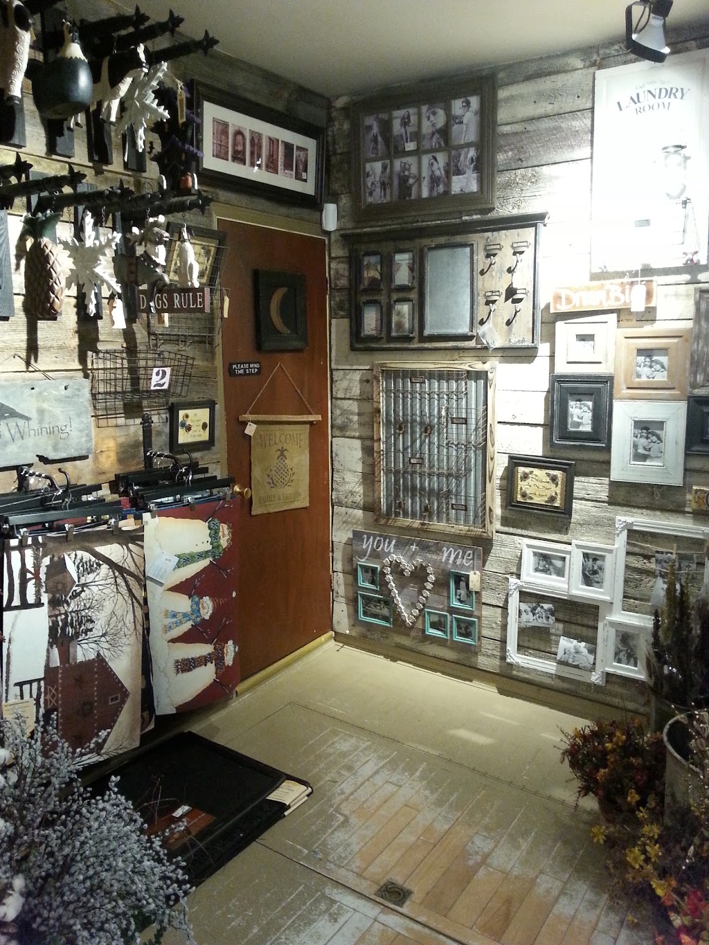 The Old Tin Shed | 25 Sherbourne St N, Bancroft, ON K0L 1C0, Canada | Phone: (613) 332-6565