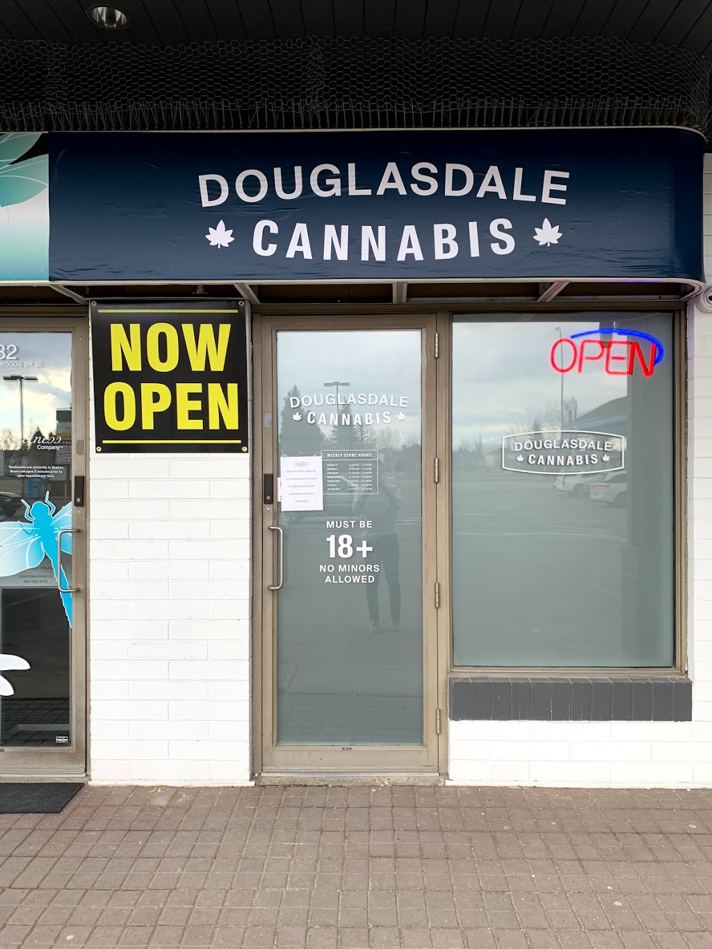 Douglasdale Cannabis | 20 Douglas Woods Dr SE #28, Calgary, AB T2Z 1K2, Canada | Phone: (403) 455-4255
