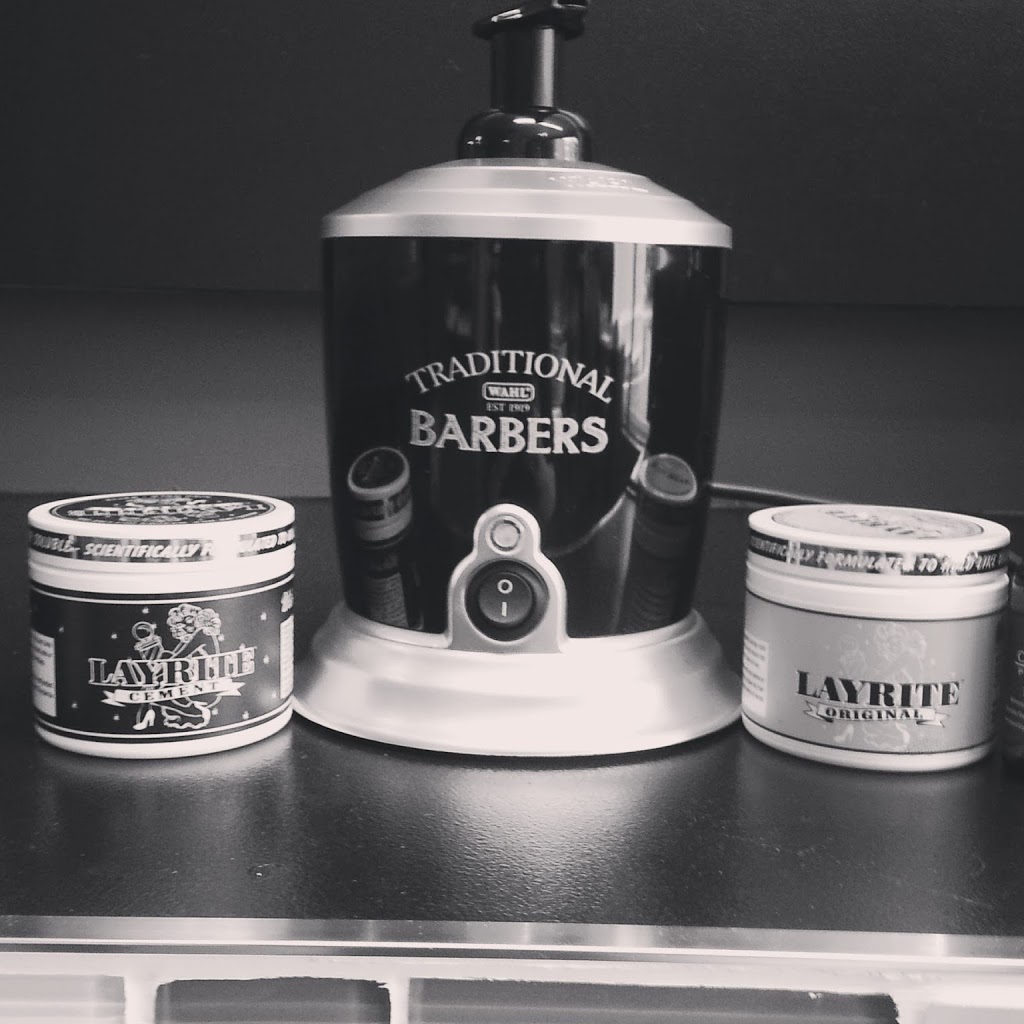 Pin Ups & Pompadours | 1626 Brock Street South, Whitby, ON L1N 4M4, Canada | Phone: (905) 493-7667