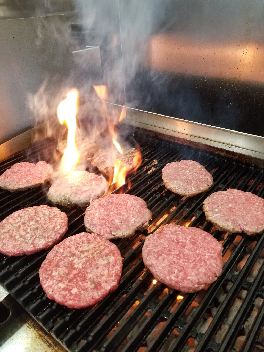 Burger Authority | 3480 Main St, Buffalo, NY 14214, USA | Phone: (716) 833-5000