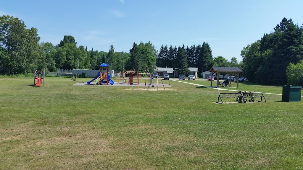 Cardiff Pool | 2 Balsam St, Cardiff, ON K0L 1M0, Canada | Phone: (613) 339-2442