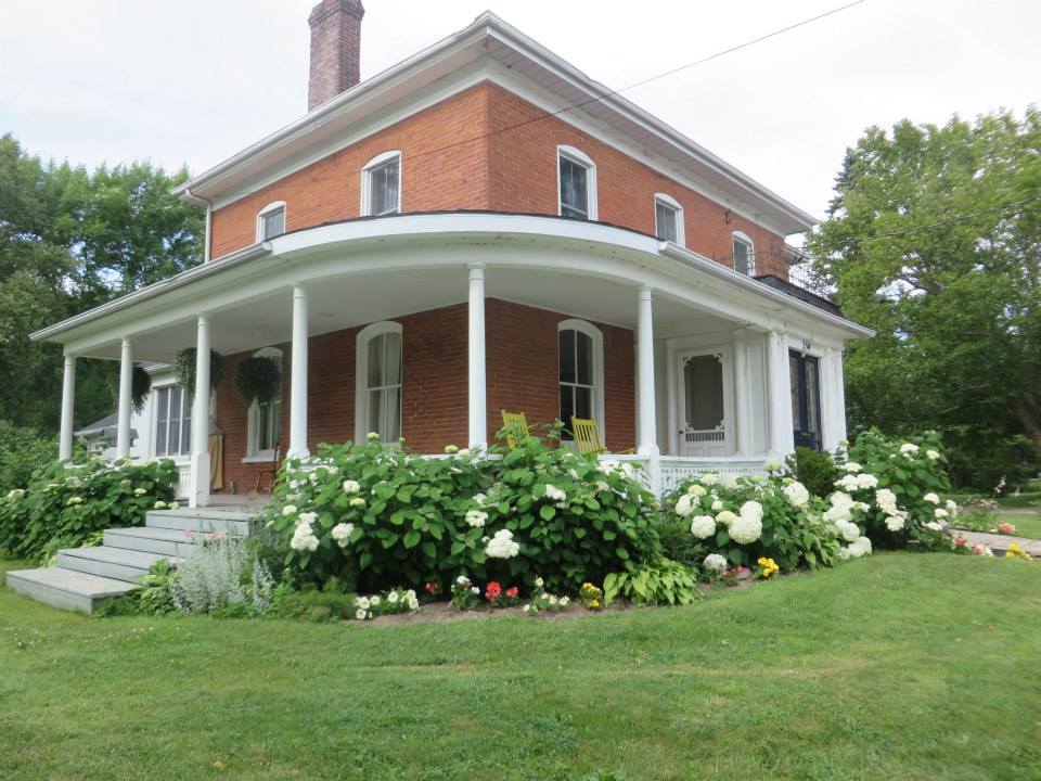 The Doctors House Vacation Rental | 354 Wellington Main St, Bloomfield, ON K0K 1G0, Canada | Phone: (613) 967-9303