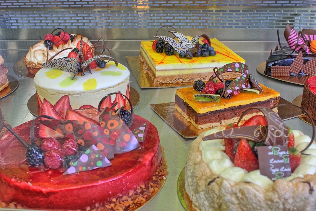Laurent Pages pâtisserie chocolaterie | 1436 Boulevard Curé-Labelle, Blainville, QC J7C 2P1, Canada | Phone: (450) 434-8149