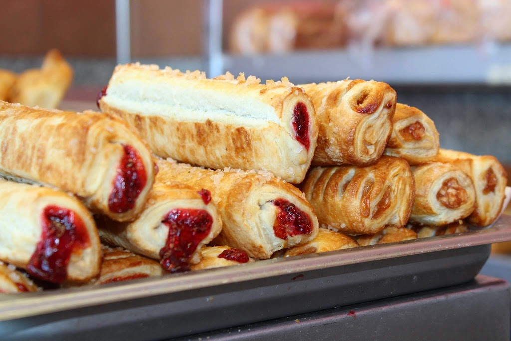Martins Bakery | B-, 2761 Markham Rd #15, Scarborough, ON M1X 0A4, Canada | Phone: (416) 535-2323