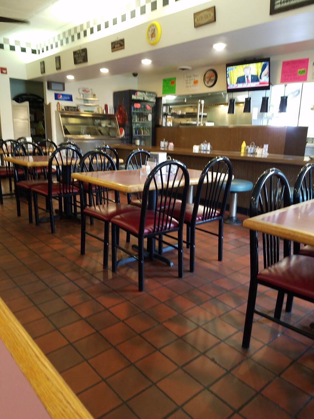 Gratiot Boulevard Coney Island | 100 Gratiot Blvd, Marysville, MI 48040, USA | Phone: (810) 216-6754