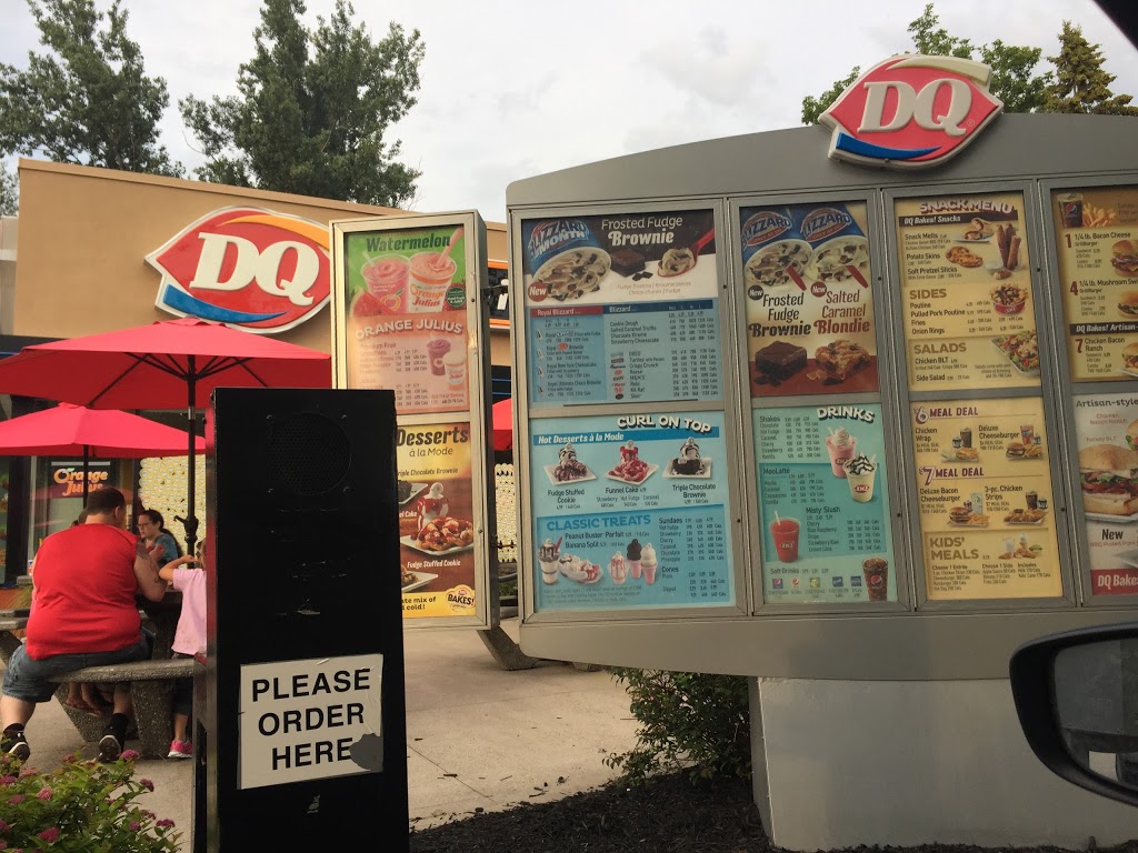 Dairy Queen | 371 Yonge St, Barrie, ON L4N 4C9, Canada | Phone: (705) 722-7797
