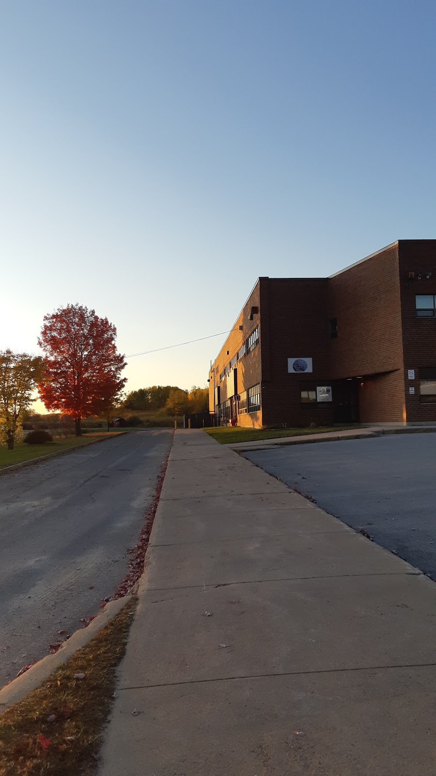 St. Johns Elementary School | 10 Rue Leslie, Campbells Bay, QC J0X 1K0, Canada | Phone: (819) 648-2149