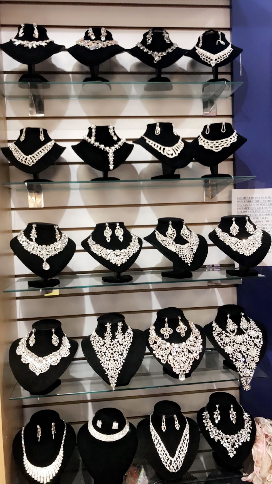 Krish Designs | 1911 Finch Ave W, North York, ON M3N 2V2, Canada | Phone: (416) 630-5158