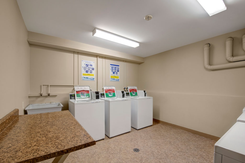 Gateway Square Apartment Homes | 4 Grange Dr, St. Albert, AB T8N 3W9, Canada | Phone: (780) 851-3514
