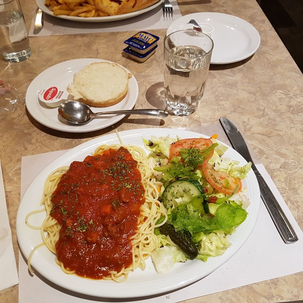 Restaurant Le Toit Rouge | 165 Rue Principale, Sainte-Anne-de-la-Pérade, QC G0X 2J0, Canada | Phone: (418) 325-2603