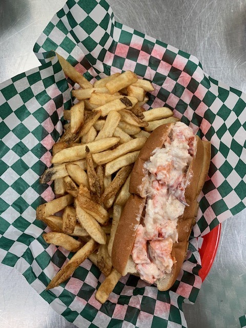The Ice Shack Pub & Eatery | 49 Centennial Ave W, Rexton, NB E4W 1X5, Canada | Phone: (506) 523-9003
