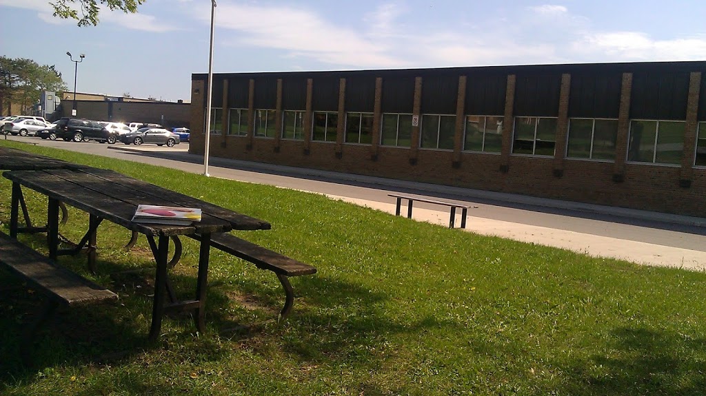 Thornlea Secondary School | 8075 Bayview Ave, Thornhill, ON L3T 4N4, Canada | Phone: (905) 889-9696