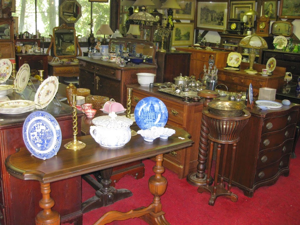 Creighton House Antiques | 3791 Main St, Jordan Station, ON L0R 1S0, Canada | Phone: (905) 562-4461