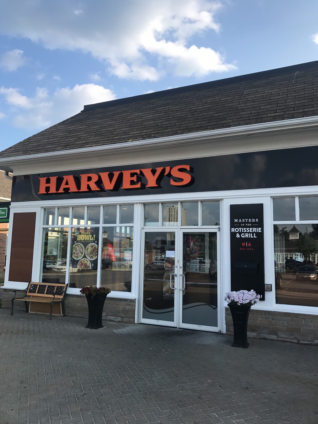 Harveys | 252 Lakeshore Rd W, Mississauga, ON L5H 1G6, Canada | Phone: (905) 278-0391