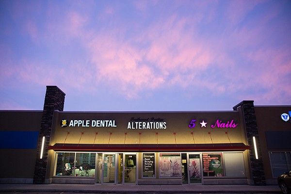 Apple Dental | 10233 Elbow Dr SW #380, Calgary, AB T2W 1E8, Canada | Phone: (403) 640-4000