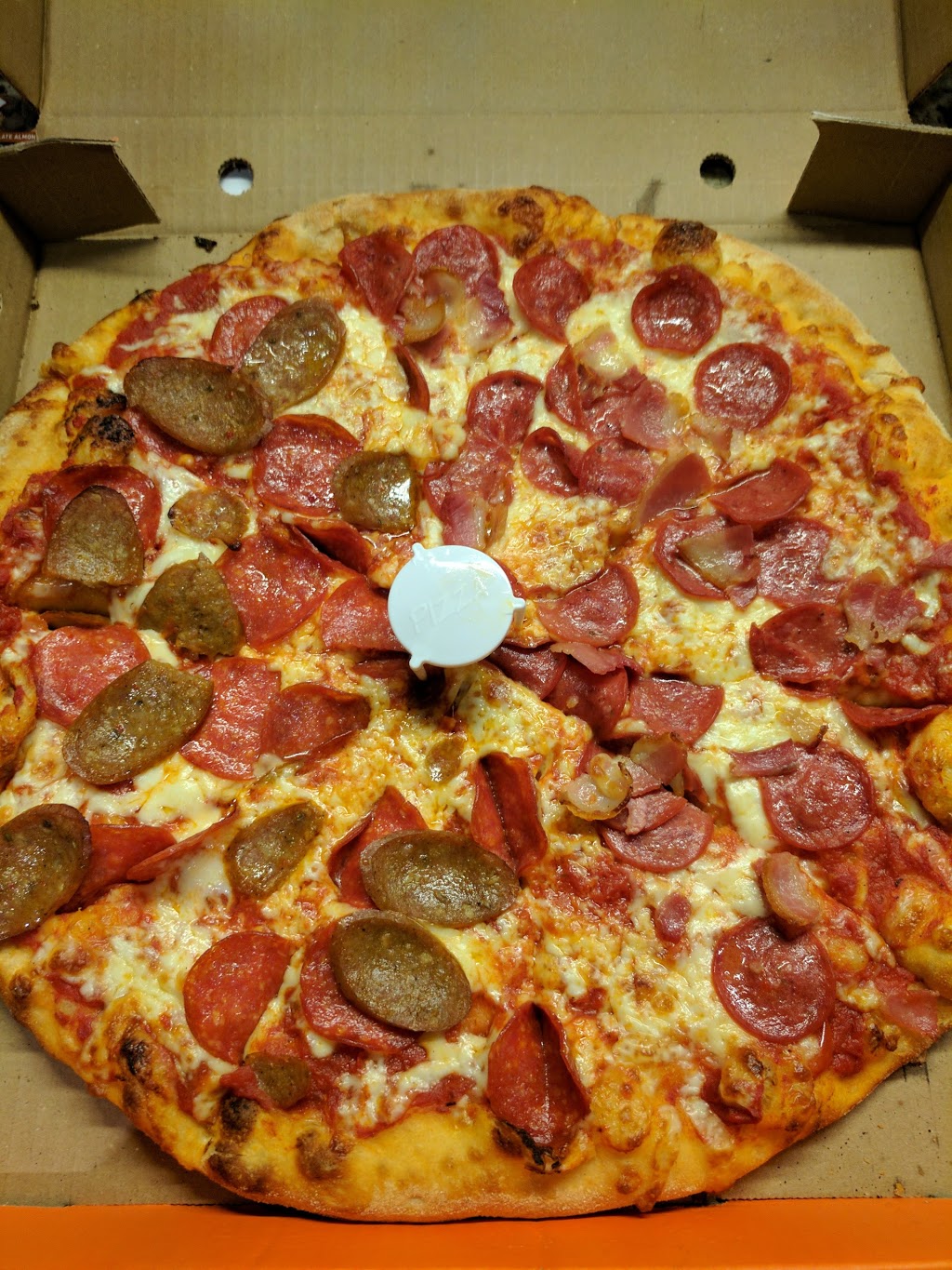 Pizza Pizza | 9255 Woodbine Ave, Markham, ON L6C 1Y9, Canada | Phone: (416) 967-1111