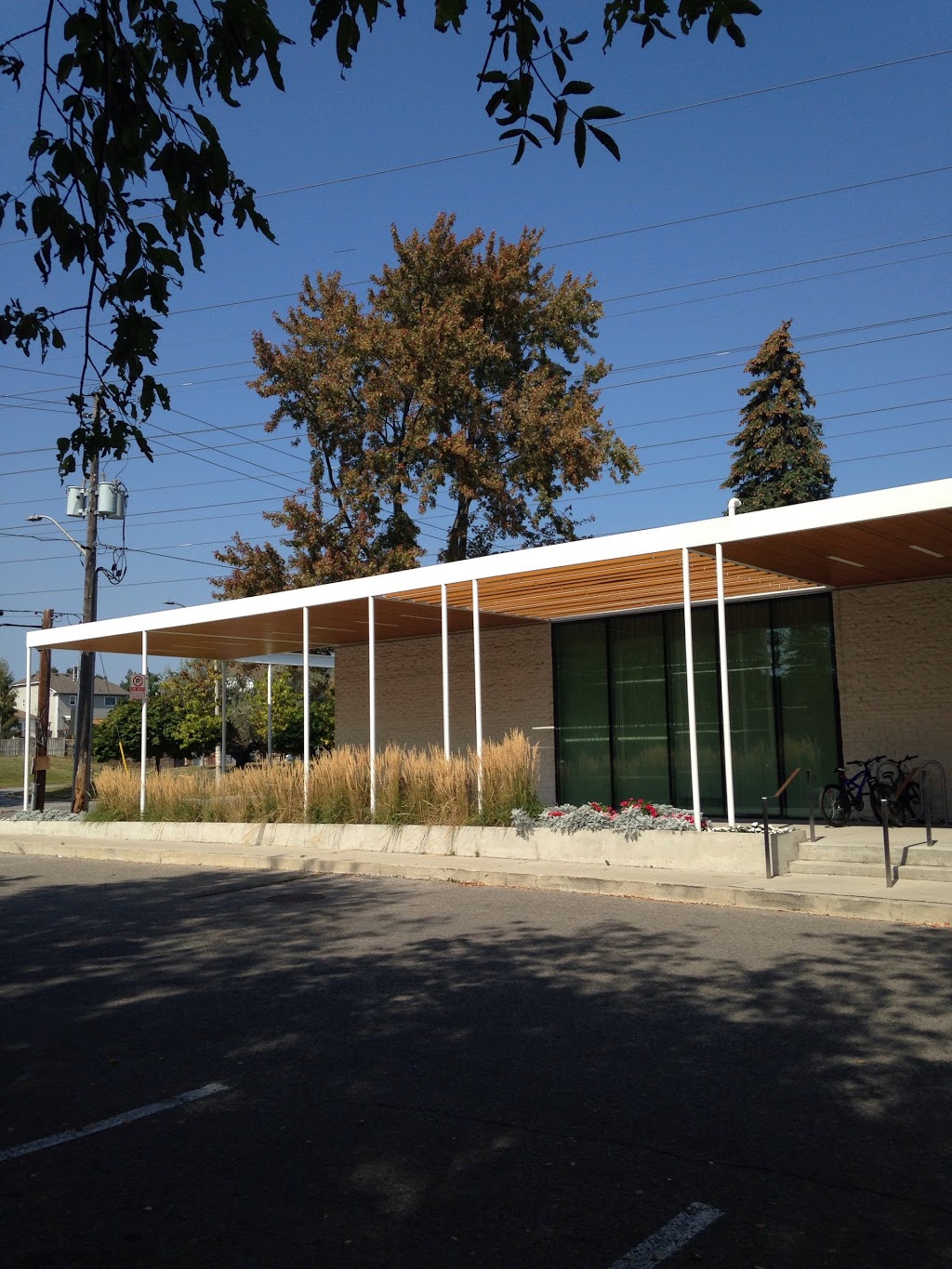 Lakeview Library | 1110 Atwater Ave, Mississauga, ON L5E 1M9, Canada | Phone: (905) 615-4805
