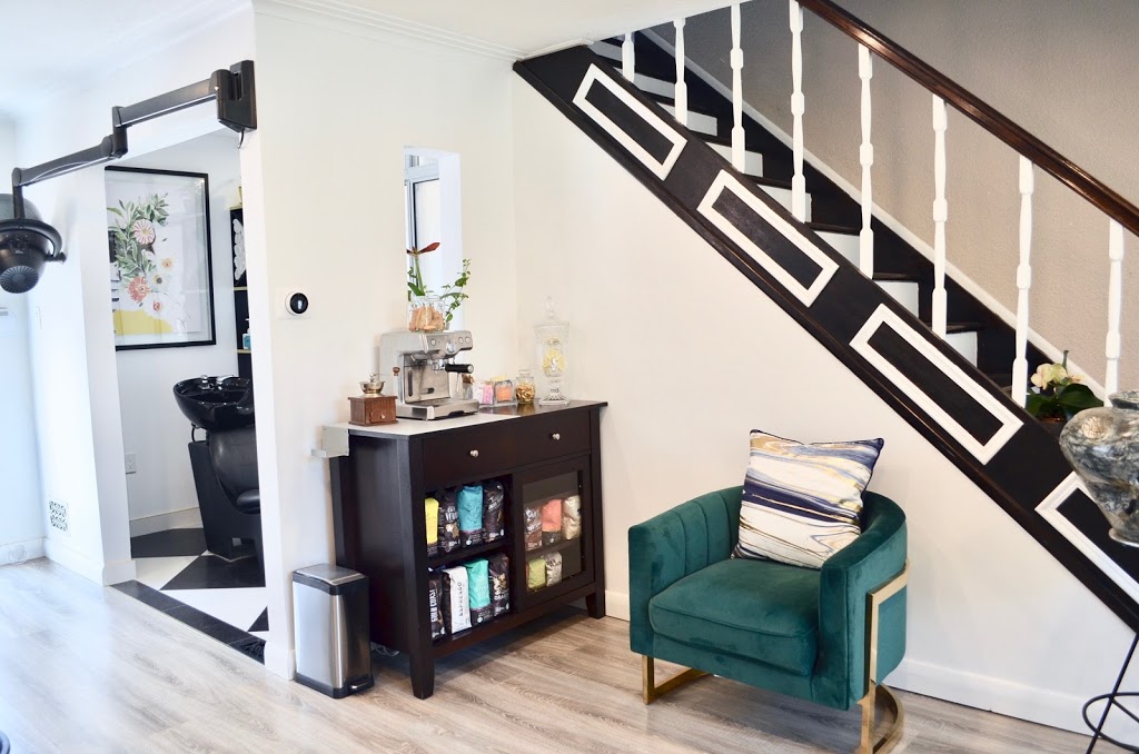Studio Au Fiona | 27 Cartwright Ave, North York, ON M6A 1T8, Canada | Phone: (647) 471-8899