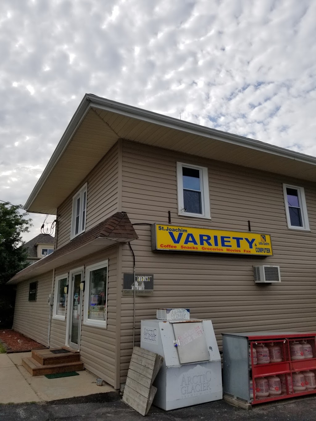 St Joachim Variety | 2770 County Rd 42, Saint Joachim, ON N0R 1S0, Canada | Phone: (519) 728-3889