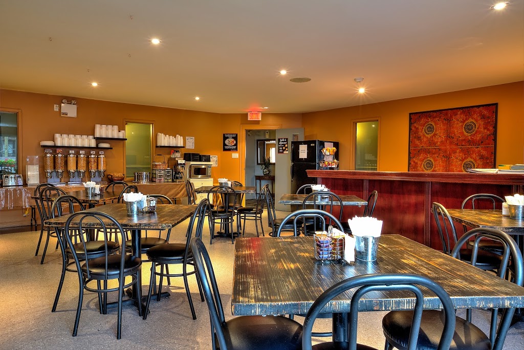 Hôtel Motel Le Châteauguay | 3842 Boulevard Sainte-Anne, Québec, QC G1E 3M3, Canada | Phone: (418) 661-0037
