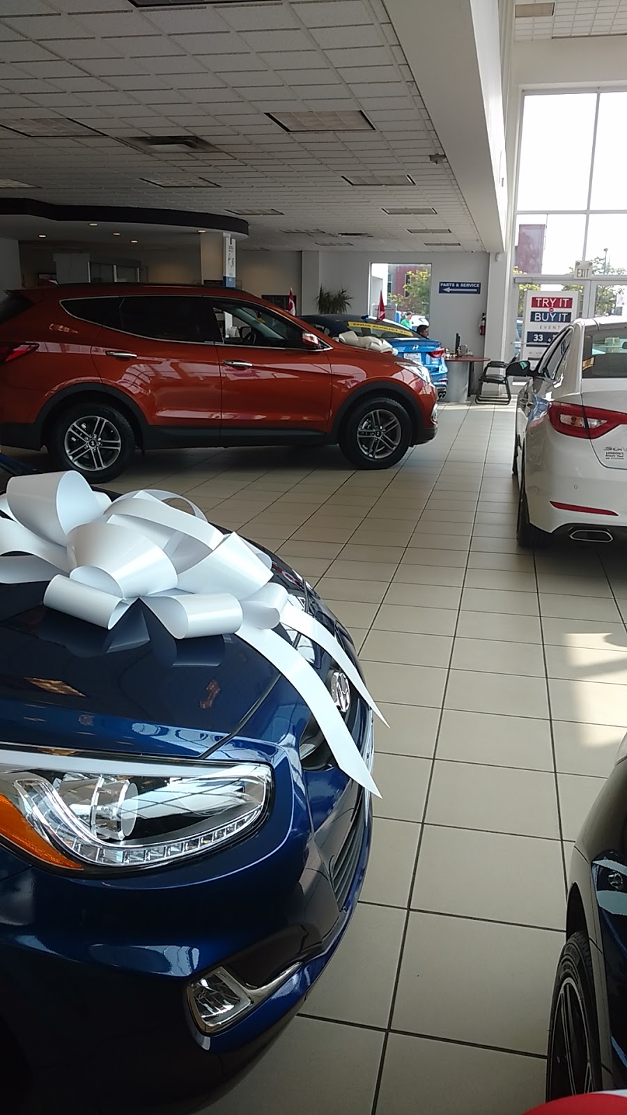 Londons Airport Hyundai | 2294 Dundas St, London, ON N5V 1R5, Canada | Phone: (519) 452-3443