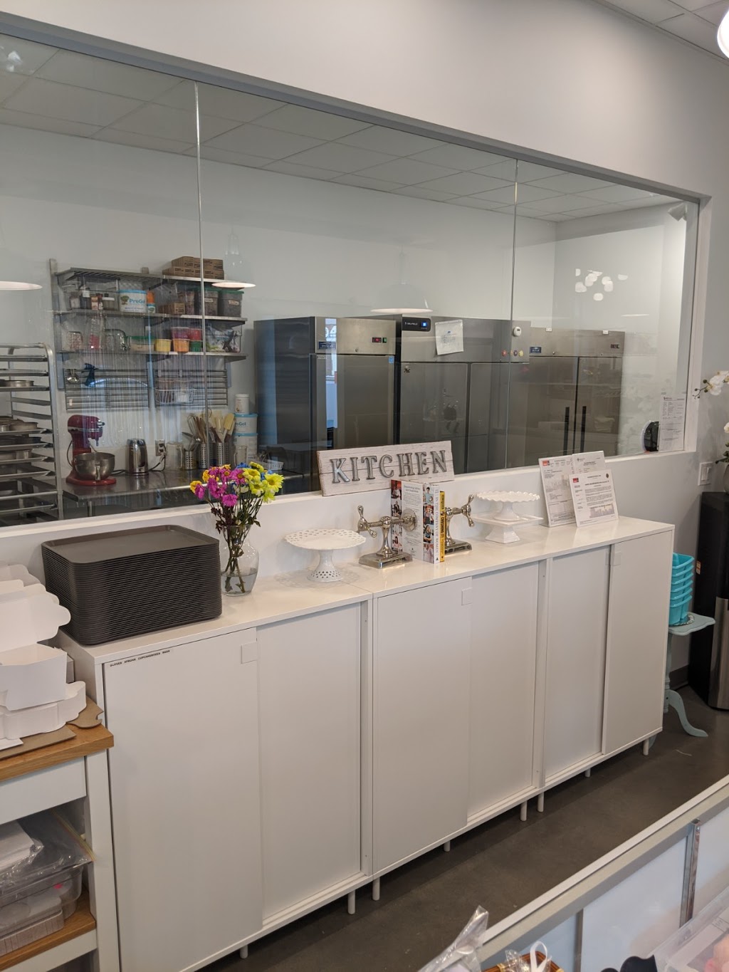 Cakeify Studio | 607 Meredith Rd NE, Calgary, AB T2E 2W5, Canada | Phone: (403) 454-7885