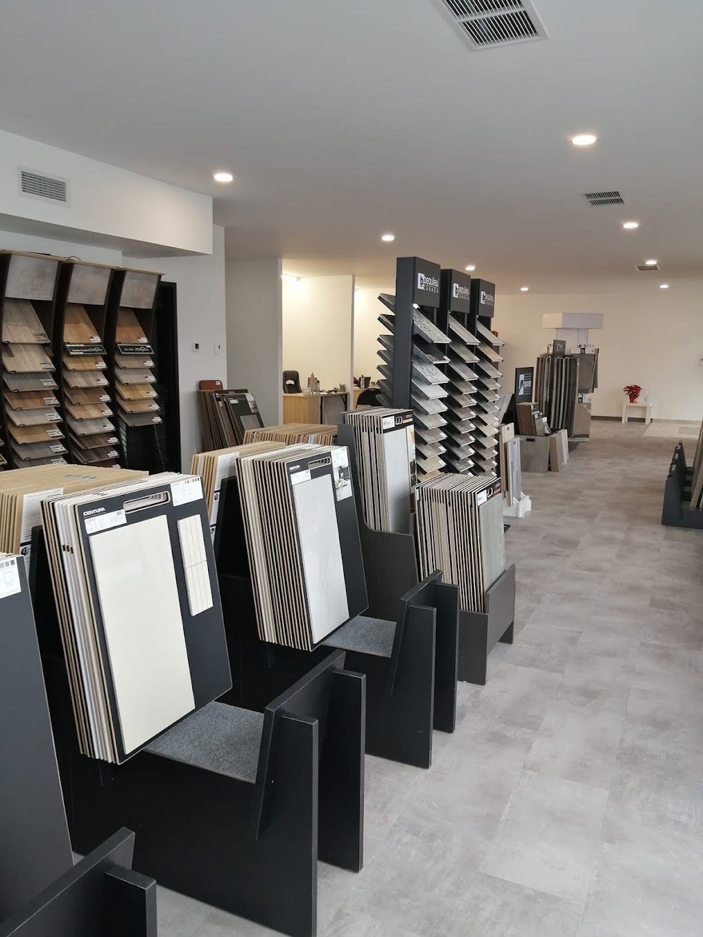 Couvre plancher B.L | Rue Lescarbeault suite 103, Saint-Alexis, QC J0K 1T0, Canada | Phone: (438) 462-8209