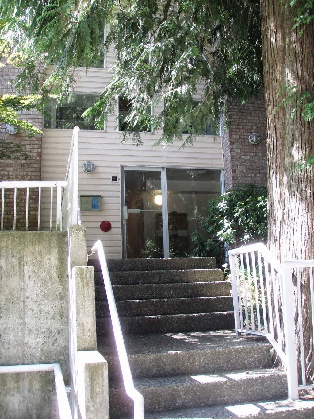 Brentwood Apartments | 19220 119 Ave, Pitt Meadows, BC V3Y 2J9, Canada | Phone: (604) 465-9823