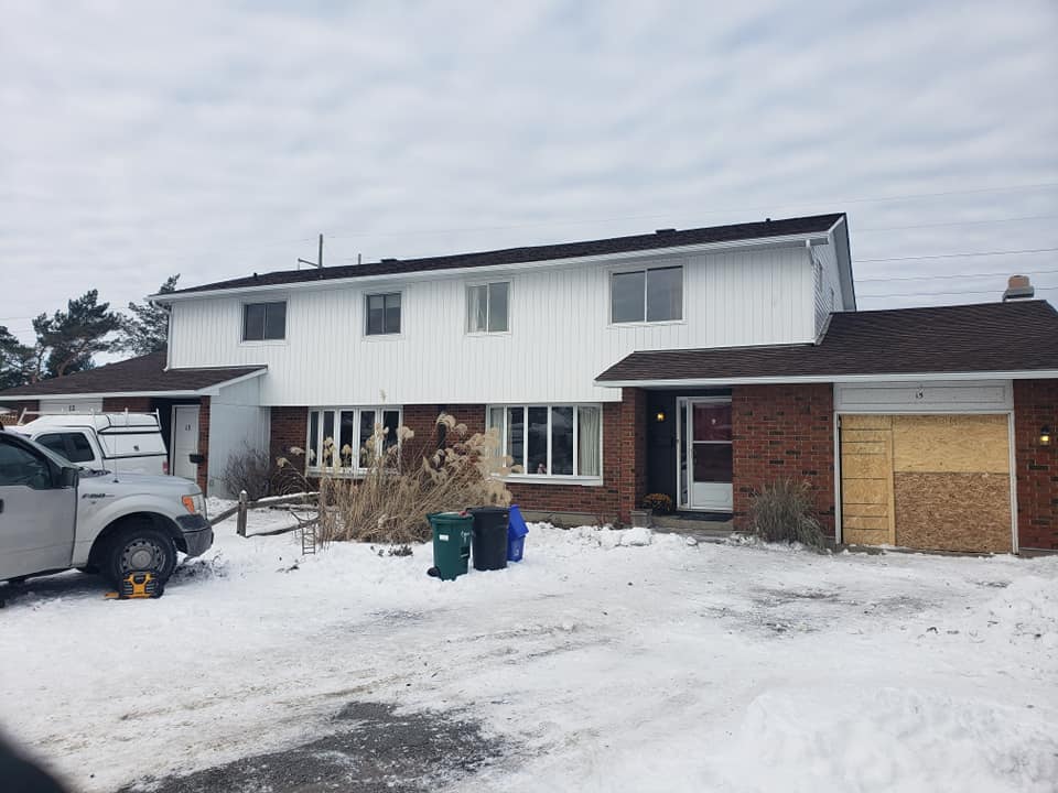 Rogers Home Exteriors, Perth | 50 Lorne St, Smiths Falls, ON K7A 3K7, Canada | Phone: (613) 285-7350