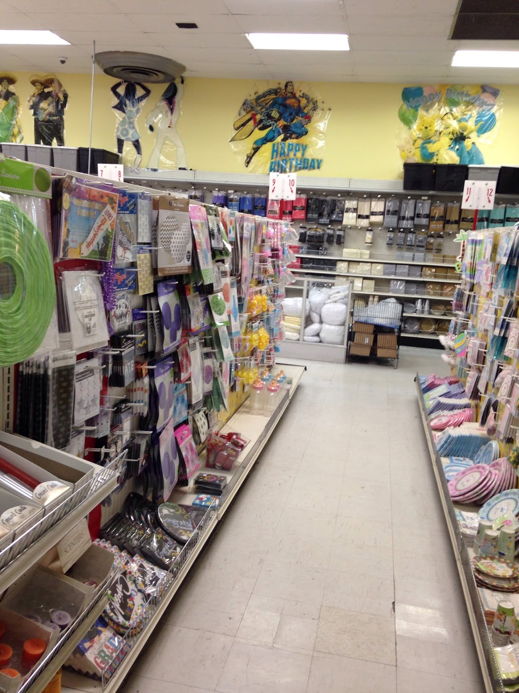 Apple Party Mart | 1077 North Service Road, Mississauga, ON L4Y 3S8, Canada | Phone: (905) 277-8201