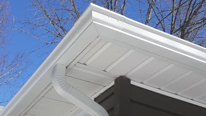 C & C Seamless Eavestrough | 315 Airport Rd, Pembroke, ON K8A 6W7, Canada | Phone: (613) 355-1617