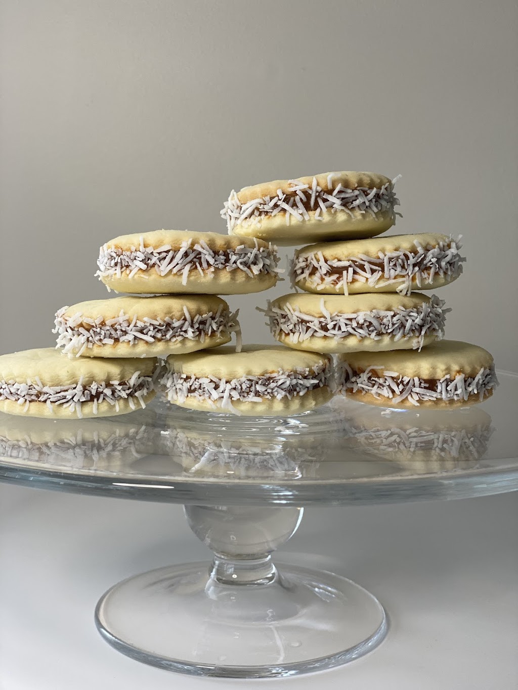 Maras Cakes and Sweets | 177 Panatella Square NW, Calgary, AB T3K 0Z4, Canada | Phone: (403) 510-4409
