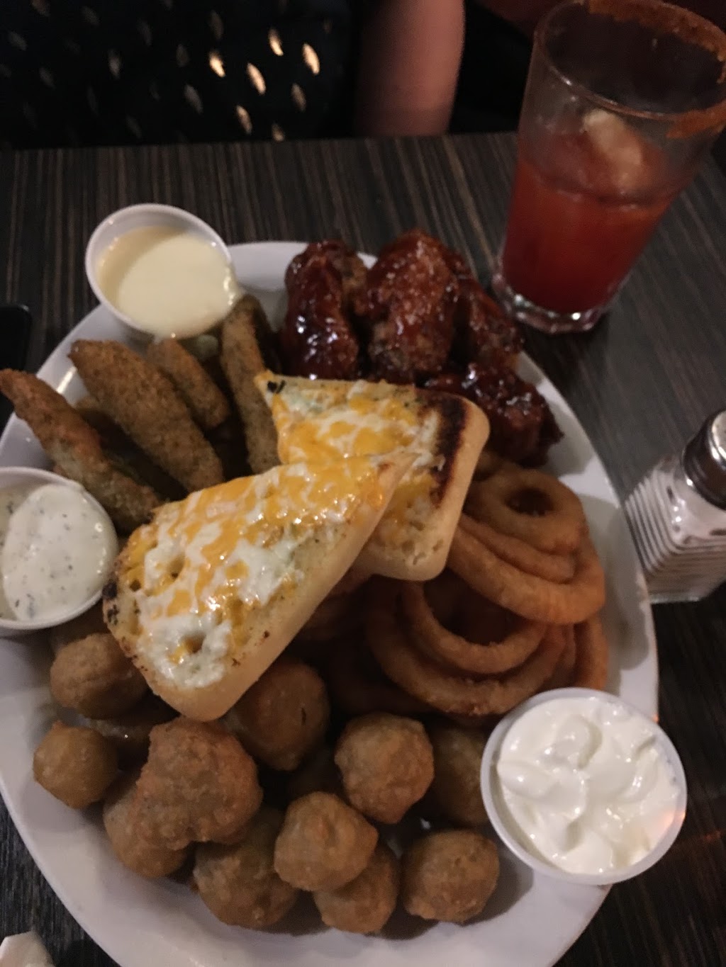 Flynns Irish Pub | 96 Main St, Penetanguishene, ON L9M 1T5, Canada | Phone: (705) 355-4782