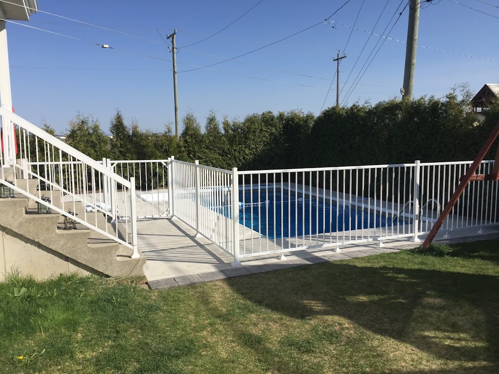 Clôtures Distinction | 538 Rue Raygo, La Présentation, QC J0H 1B0, Canada | Phone: (450) 488-0095