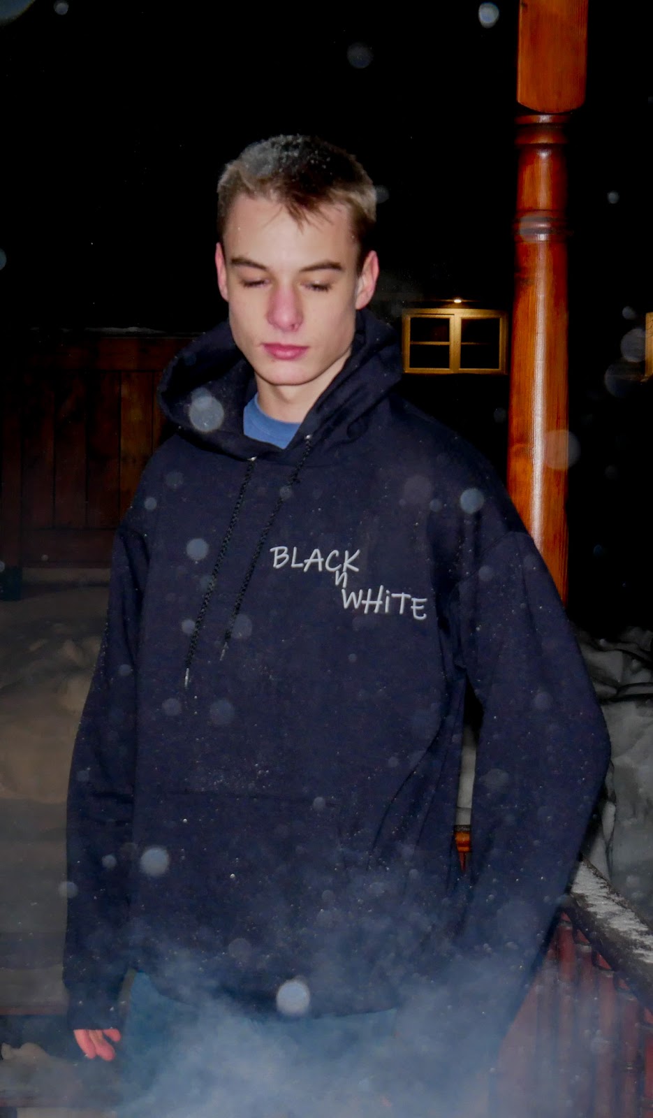 Black n White | Rue St Louis, Thetford Mines, QC G6H 1J6, Canada | Phone: (418) 946-4941