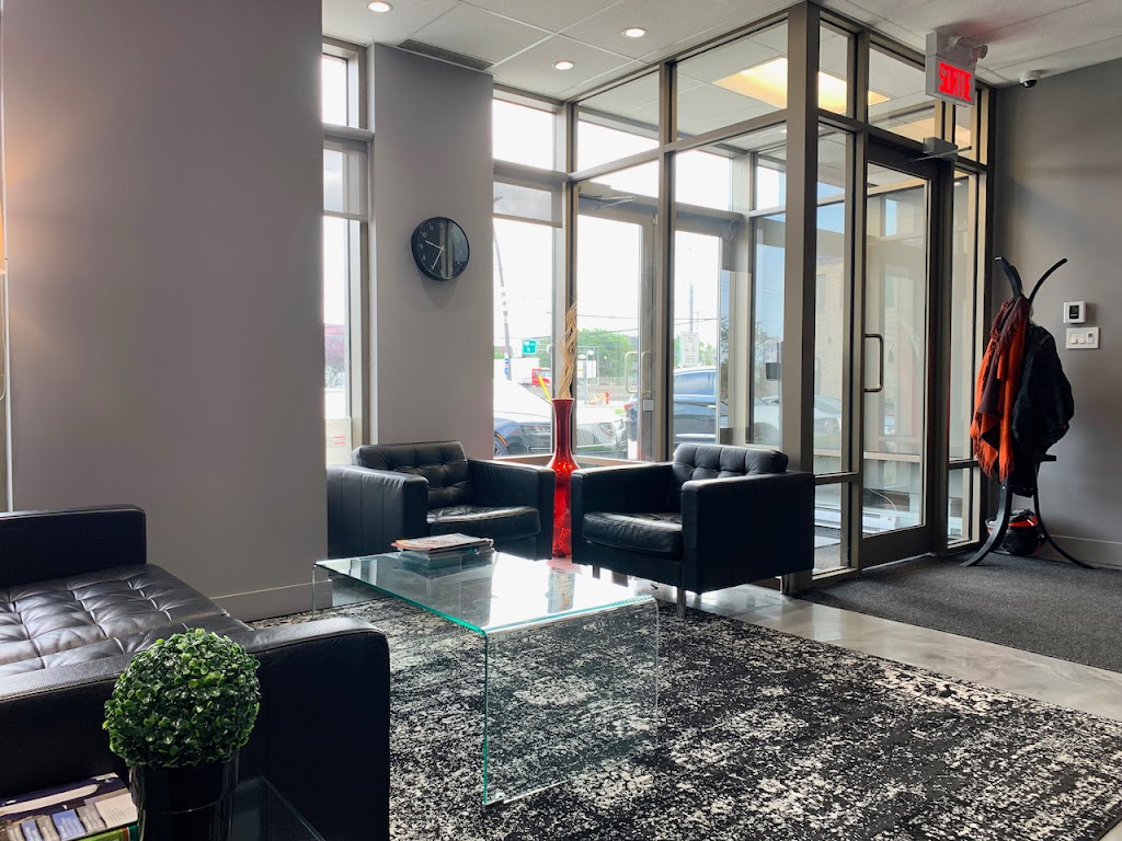 Royal LePage du Quartier - Agence immobilière à Montreal | 6971 Chem. de la Côte-de-Liesse, Montréal, QC H4T 1Z3, Canada | Phone: (514) 419-9888
