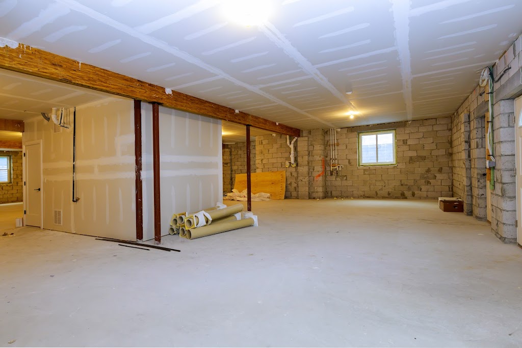 CommonWealth Renovations, Fences & Decks | 715 Oakenwald Ave, Winnipeg, MB R3T 1M6, Canada | Phone: (204) 688-6421