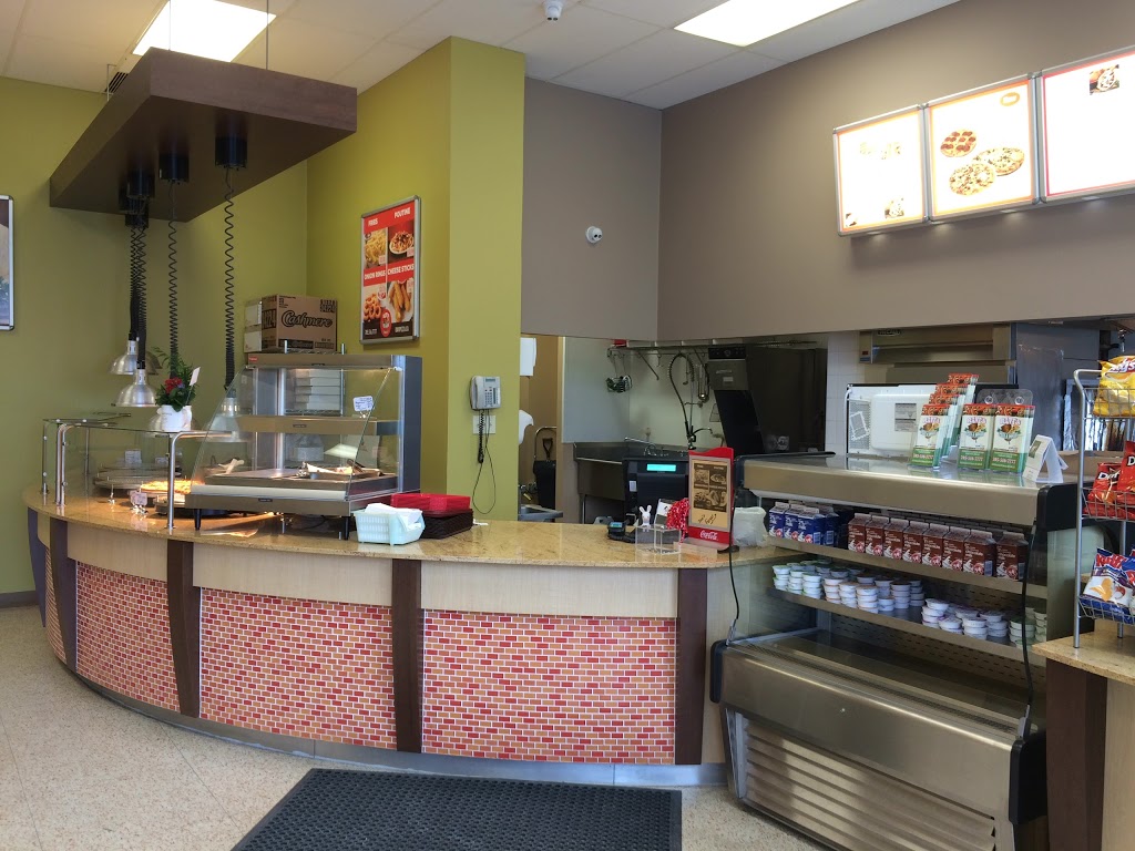 Ravis Pizza & Donair | 36 El Alamein Rd W, Borden, ON L0M 1C0, Canada | Phone: (705) 516-7777