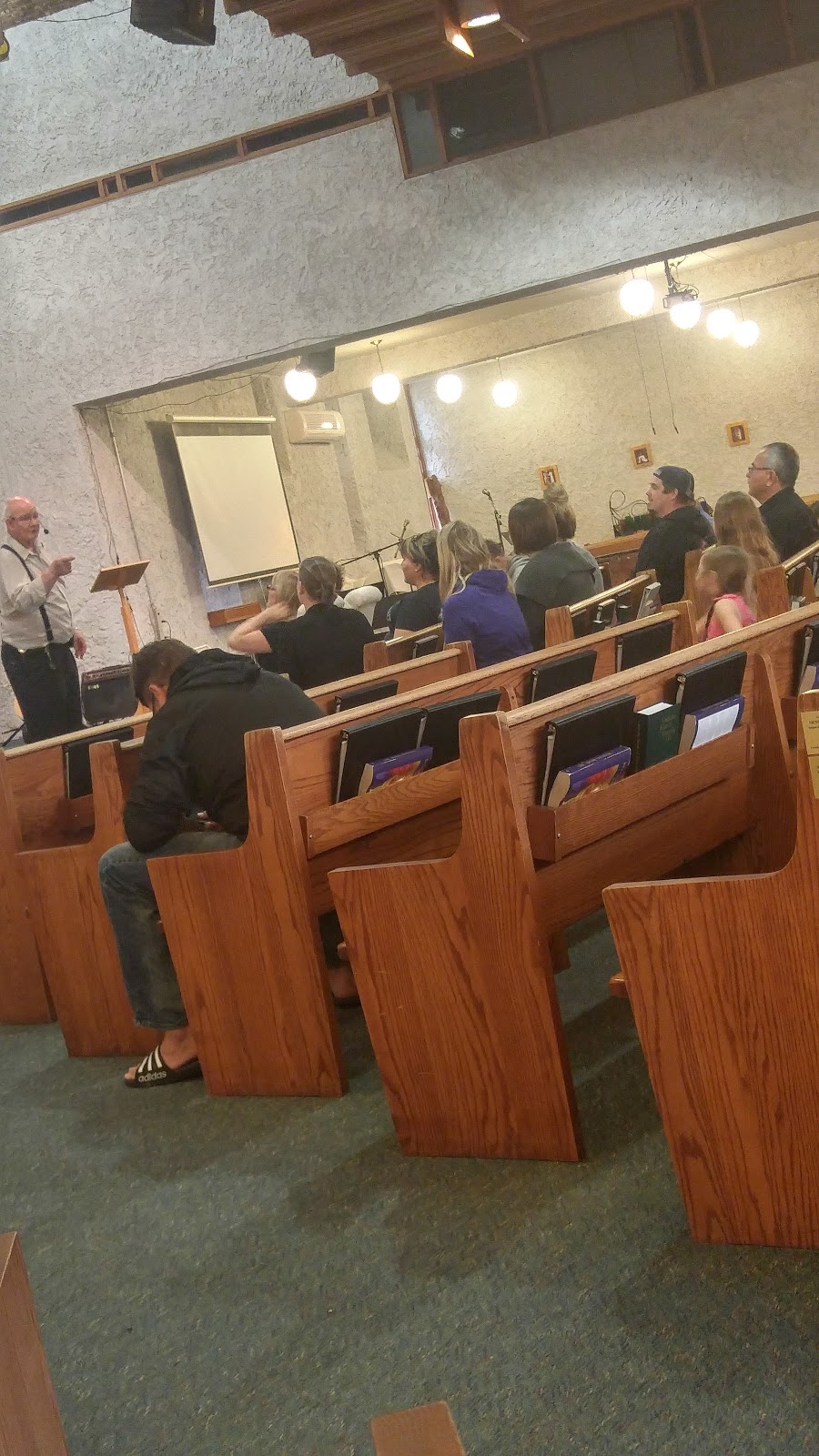Holy Family Church | 778 Archibald St, Winnipeg, MB R2J 0Y4, Canada | Phone: (204) 237-3068