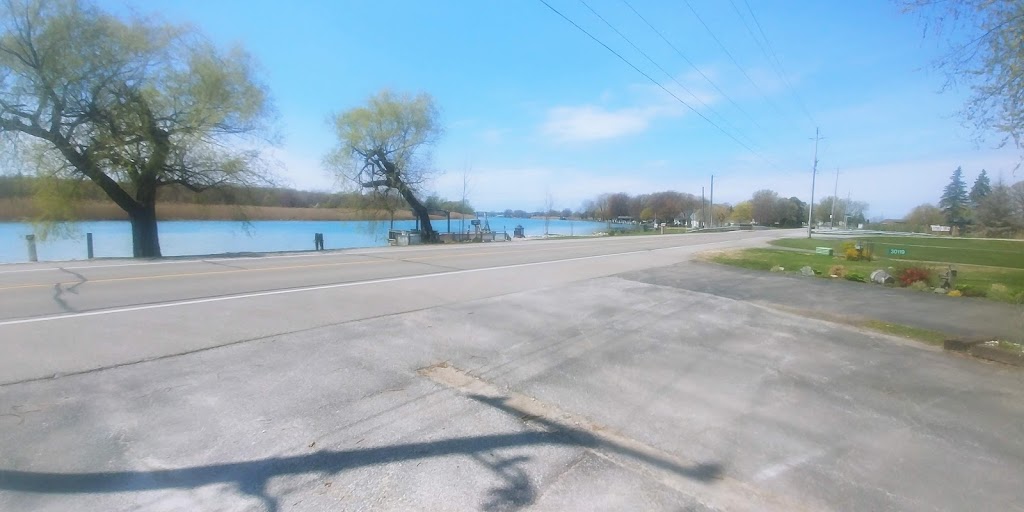 Island View Inn | 30115 St Clair Pkwy, Wallaceburg, ON N8A 4L1, Canada | Phone: (519) 350-0118